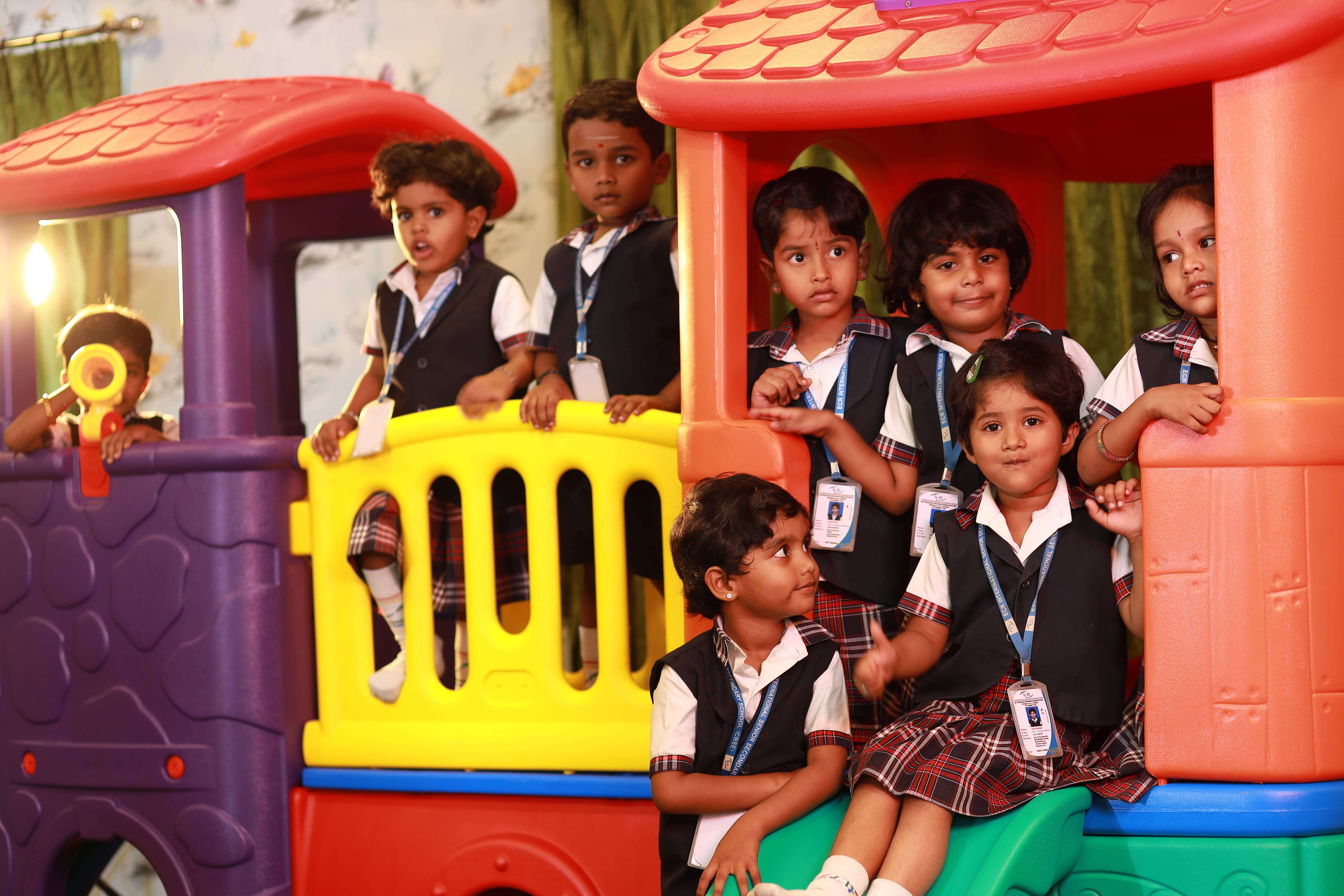 About ECR International School